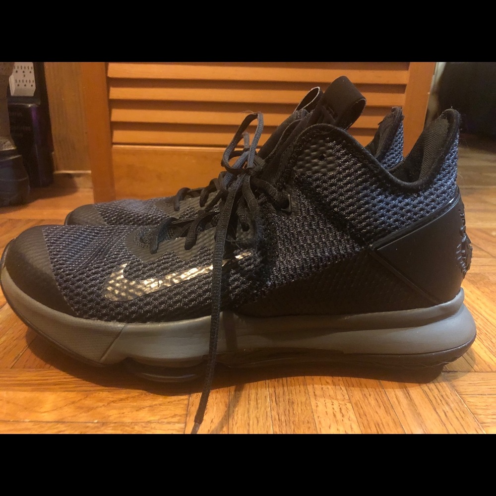 Nike lebron witness 4 basketball shoes